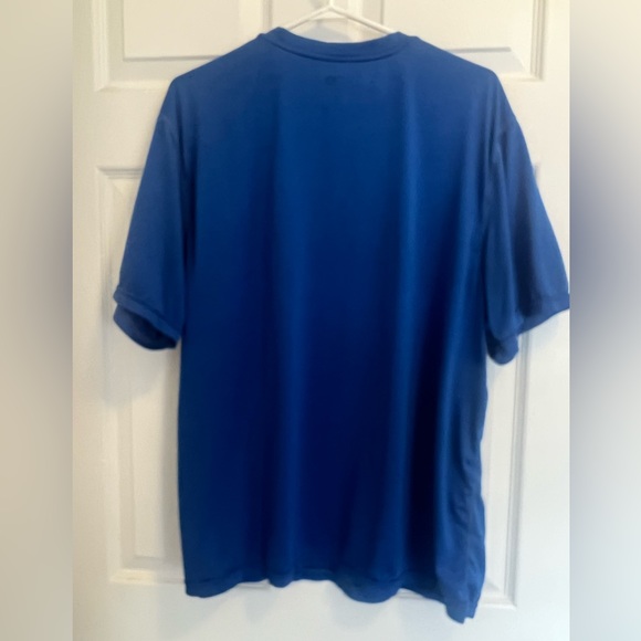 Champion tshirt - Picture 2 of 5